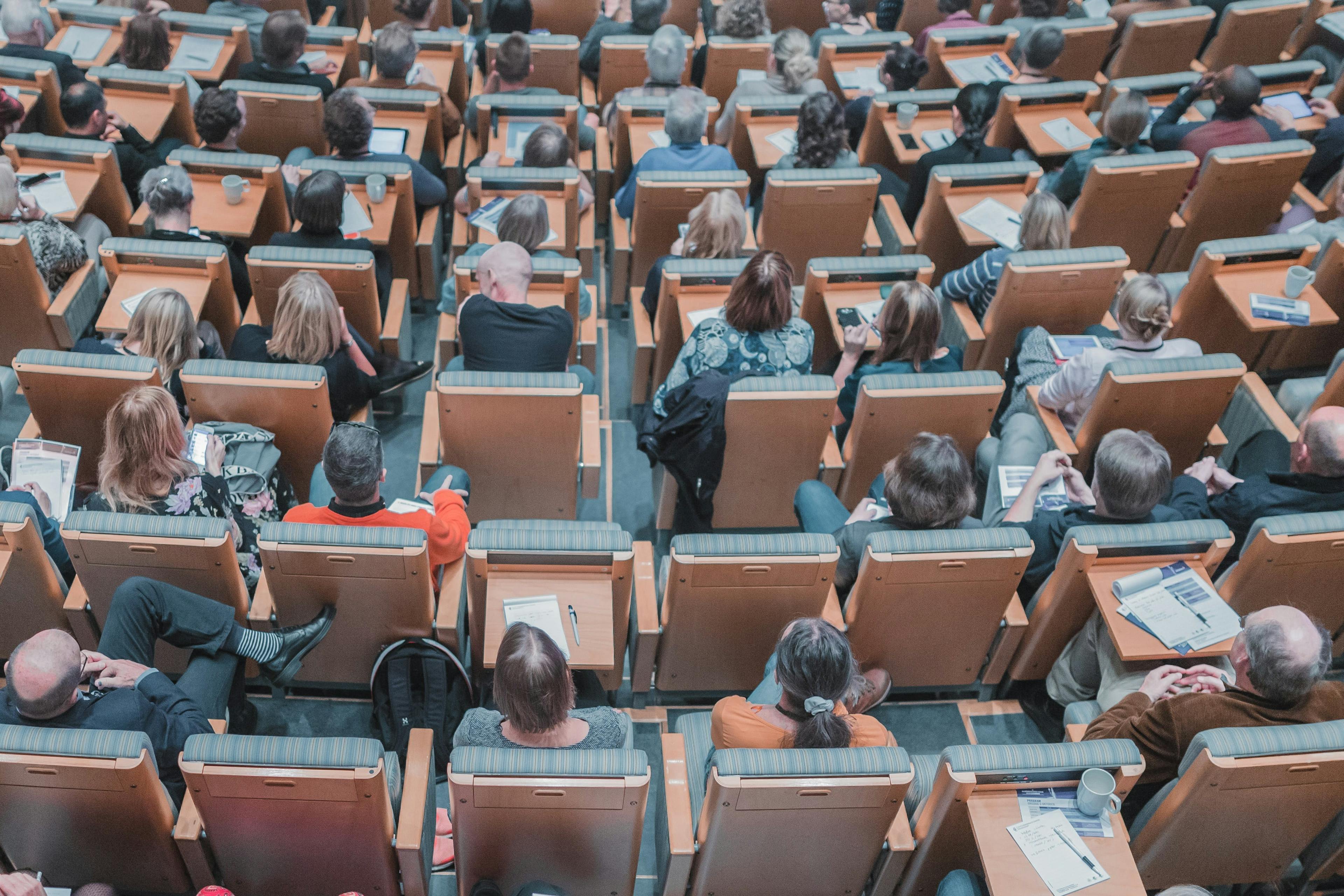 A bird’s eye view of a university lecture hall